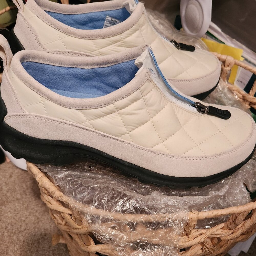 Womens Land's End NWOT Quilted Slipon Zipper Top Shoes/Sneakers/Hiking Shoes - Picture 2 of 10